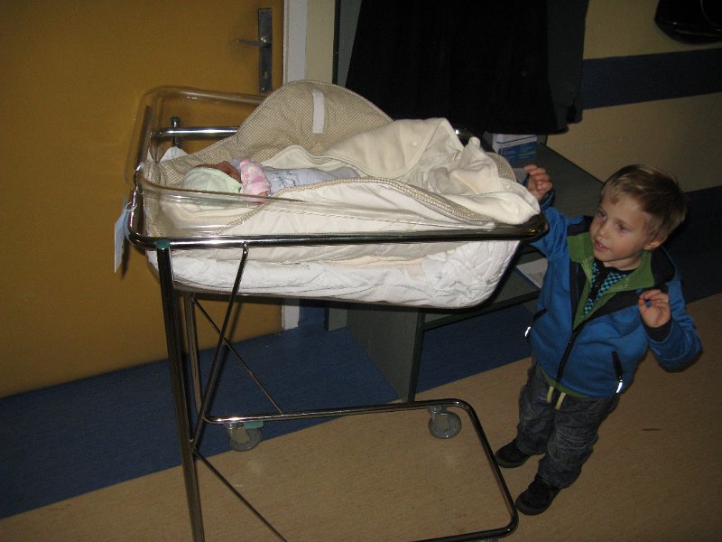 IMG_3051.JPG - Wojtek będzie pchał wózek